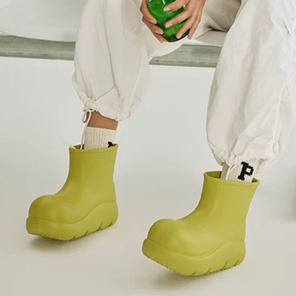 BEYS  non-sneaker Clown shoes Platformsoled ankle boots Green size 6